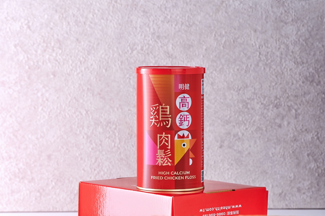 明健高鈣雞肉鬆 罐身與禮盒情境照